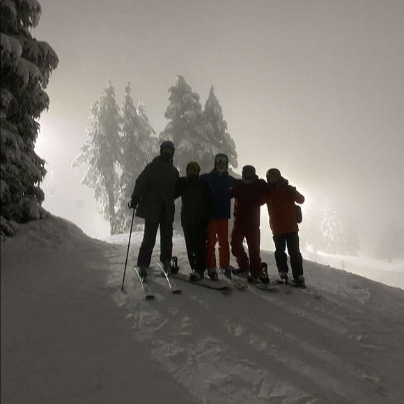 Meet your Posher, Cristian - Picture 1 of 1